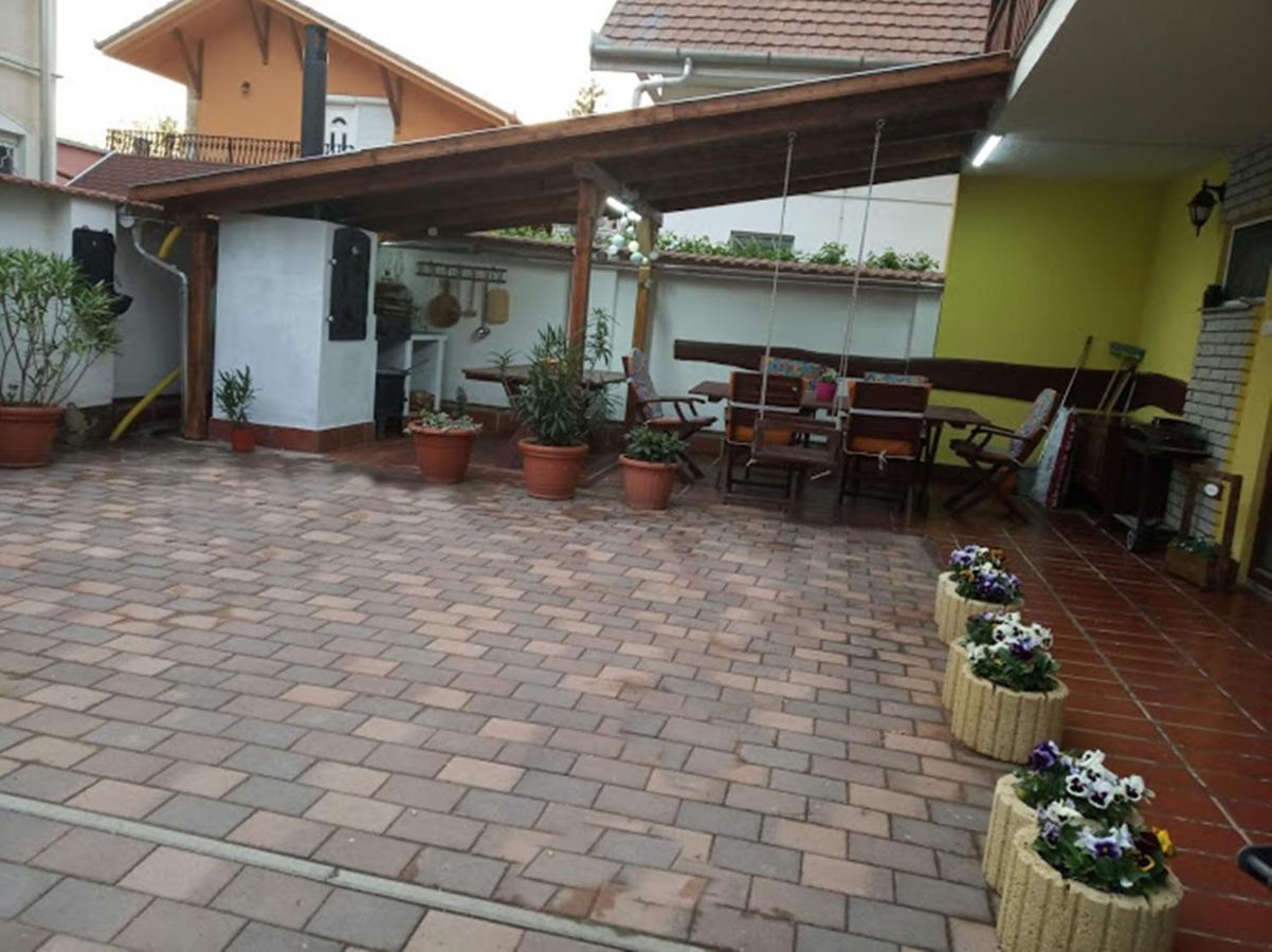 Bazsi Apartman Hajduszoboszlo Ngoại thất bức ảnh