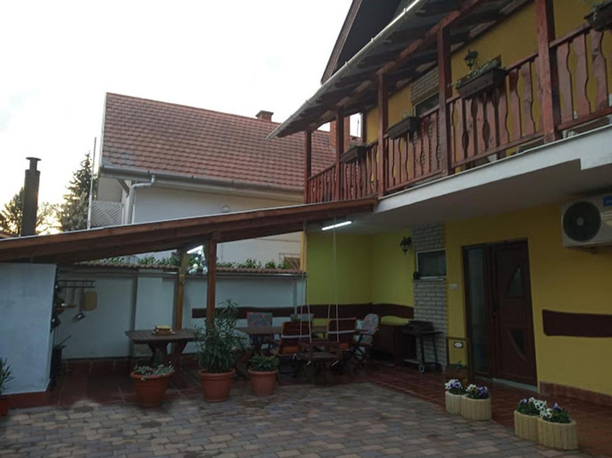 Bazsi Apartman Hajduszoboszlo Ngoại thất bức ảnh