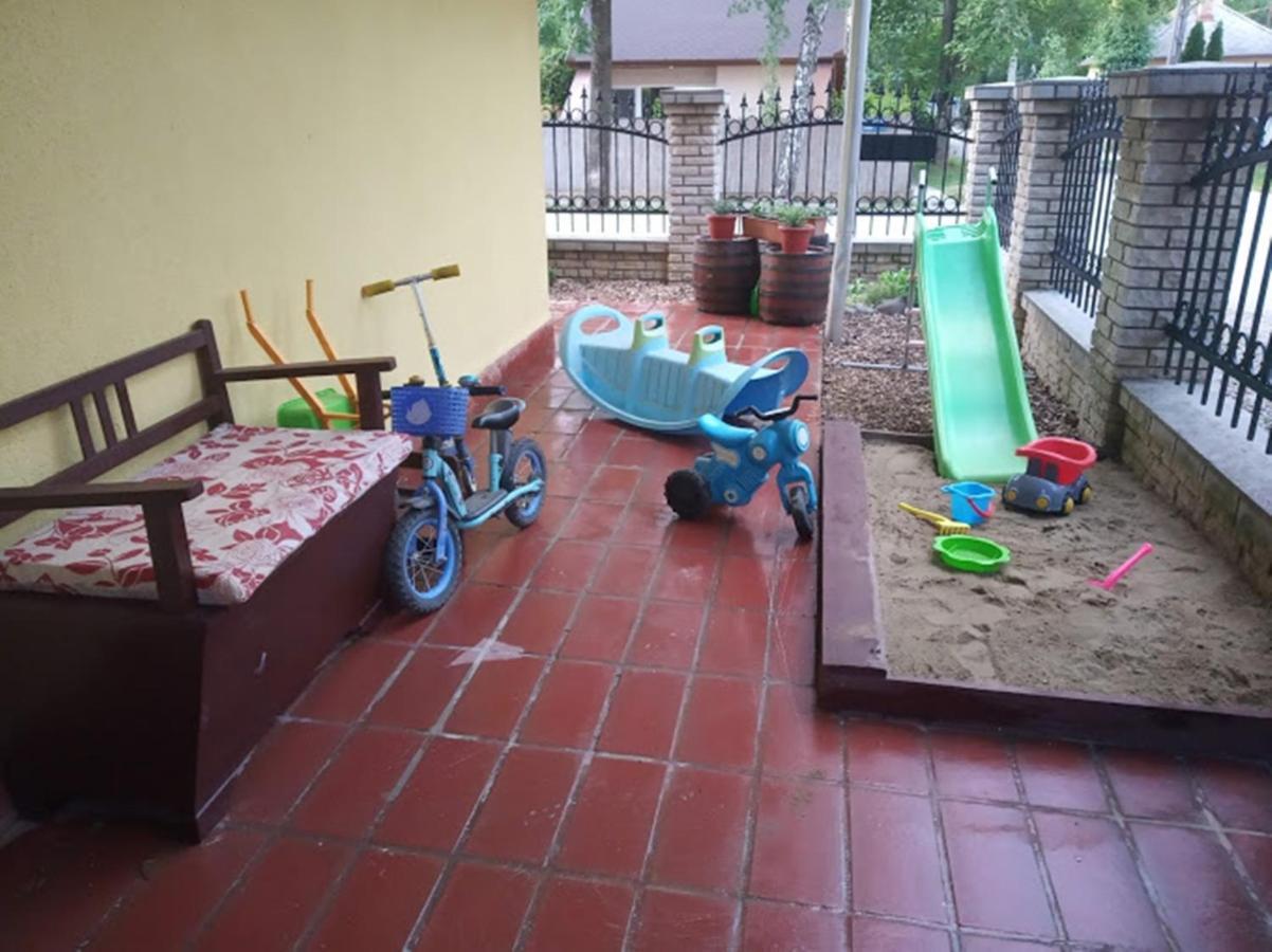 Bazsi Apartman Hajduszoboszlo Ngoại thất bức ảnh