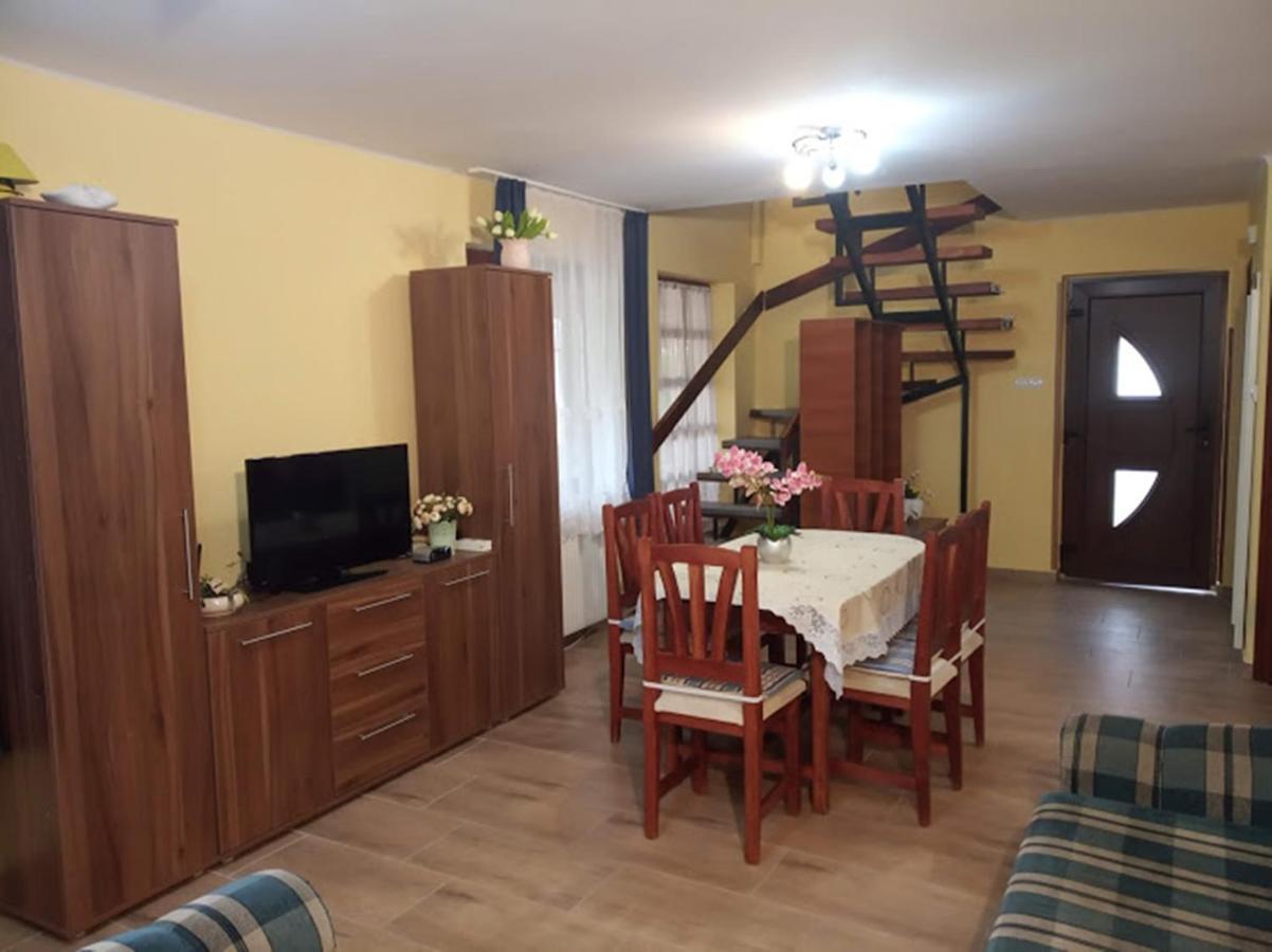 Bazsi Apartman Hajduszoboszlo Ngoại thất bức ảnh