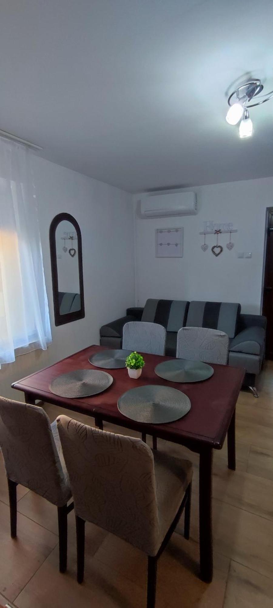Bazsi Apartman Hajduszoboszlo Ngoại thất bức ảnh