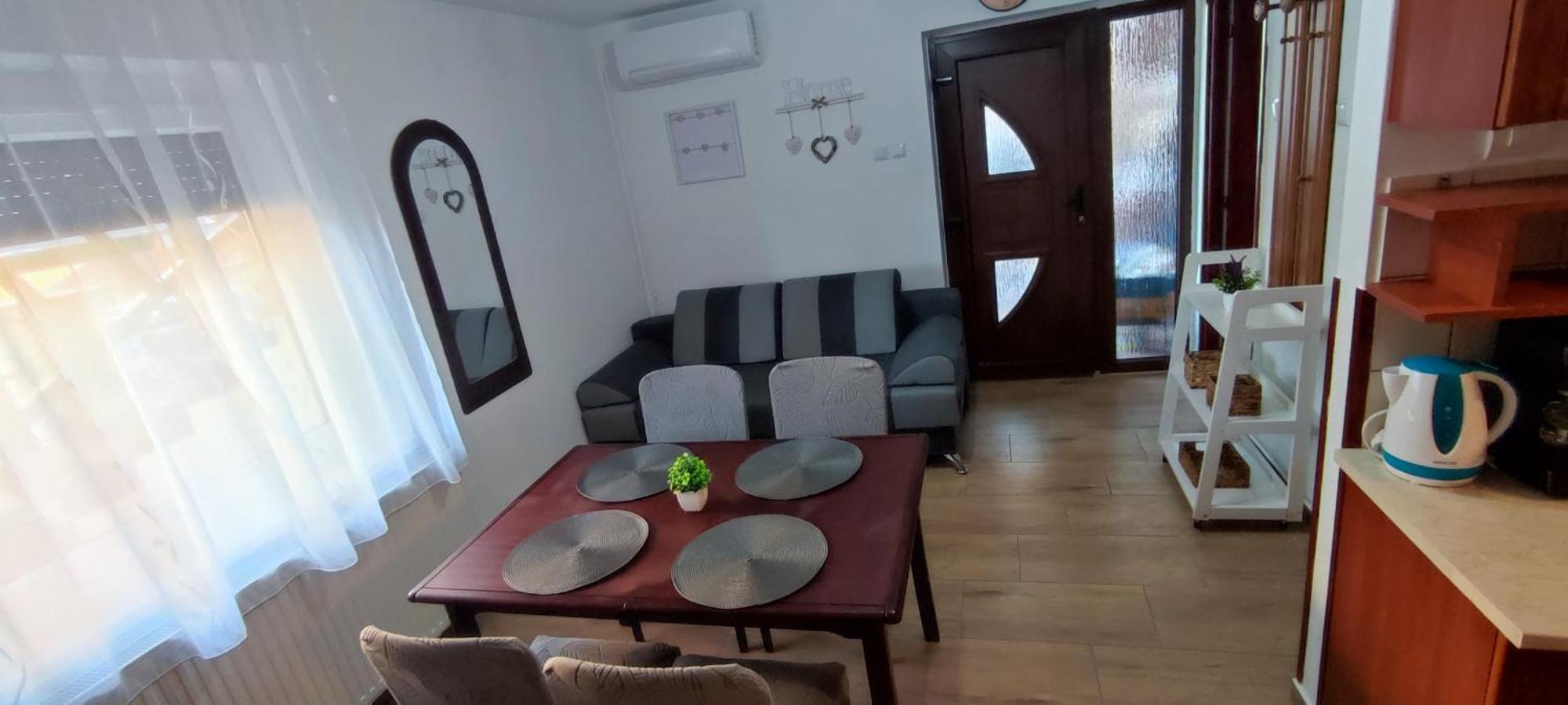 Bazsi Apartman Hajduszoboszlo Ngoại thất bức ảnh