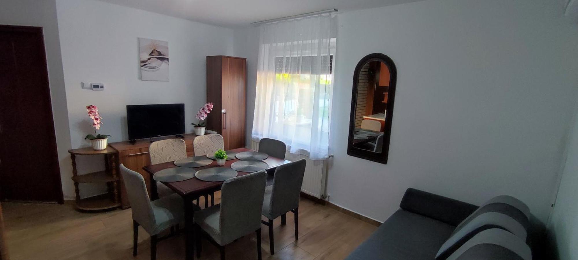 Bazsi Apartman Hajduszoboszlo Ngoại thất bức ảnh